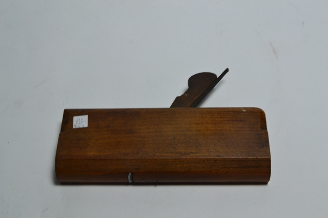 Explore our variety of premium edging planes. Craft with precision and perfection. Shop now to enhance your woodworking skills with our top-rated tools. Don't miss out!