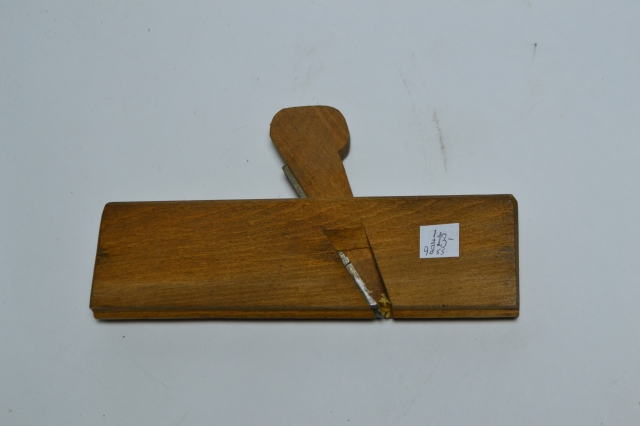 Discover top-quality edging planes on our site! Fine-tune your woodworking project with precision and ease. Shop now and enhance your tool arsenal today!