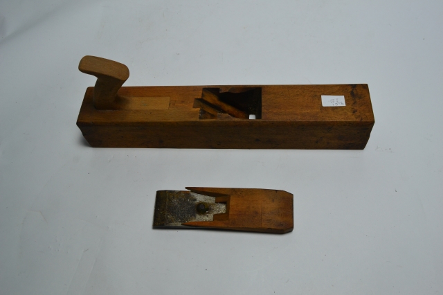 Discover our extensive range of large planes! Browse specs, compare models, and make your purchase today. Your ideal large aircraft awaits.