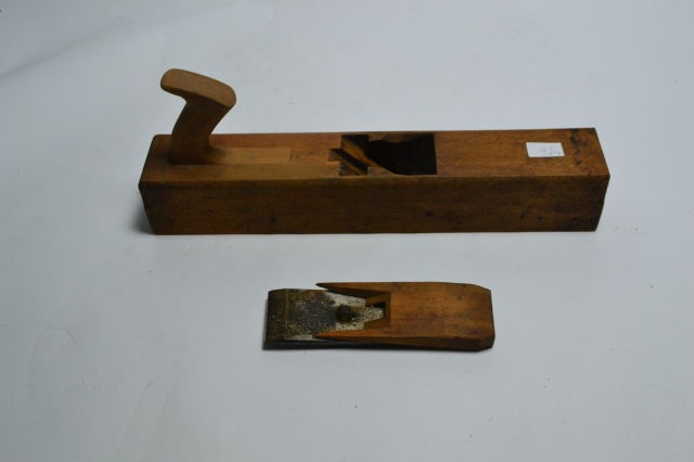 Discover our extensive range of large planes! Browse specs, compare models, and make your purchase today. Your ideal large aircraft awaits.