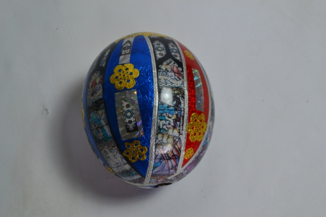 Discover unique decoupage ostrich eggs. Each hand-crafted egg boasts exquisite detail and craftsmanship. Explore our collection now. Perfect for your home decor!