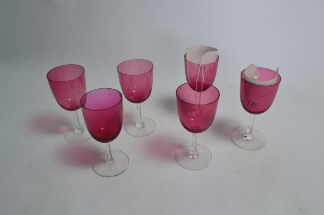 Discover our exclusive set of six handcrafted cranberry glasses! Elegant, durable and perfect for any occasion. Order yours now and upgrade your glassware collection.