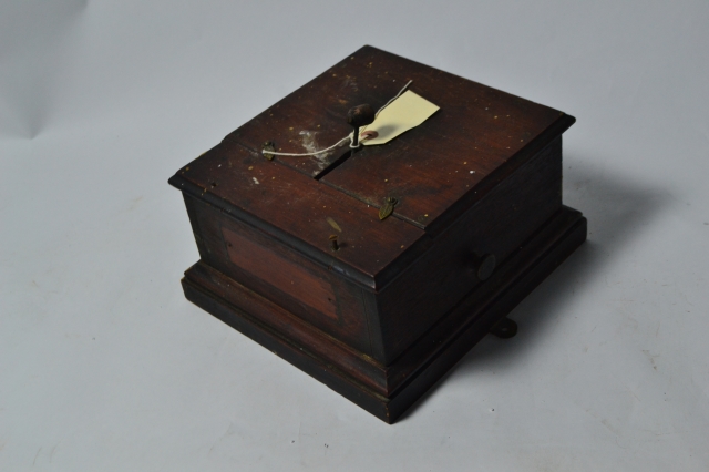 Discover our range of railway alarm bells. High-quality, durable and loud. Enhance safety on your railway. Order your efficient railway alarm bell now!