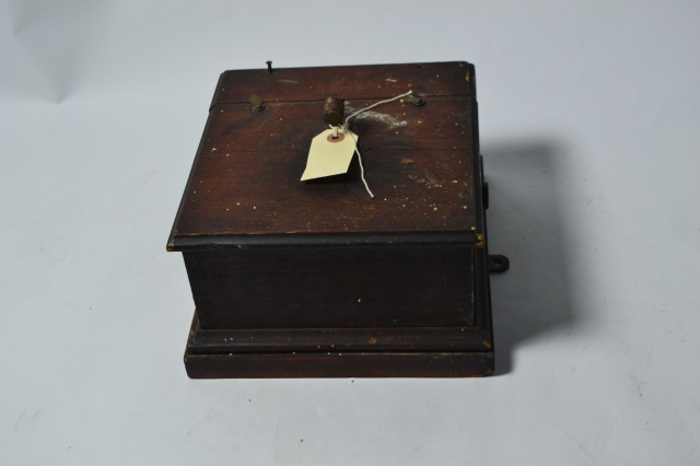 Discover our range of railway alarm bells. High-quality, durable and loud. Enhance safety on your railway. Order your efficient railway alarm bell now!