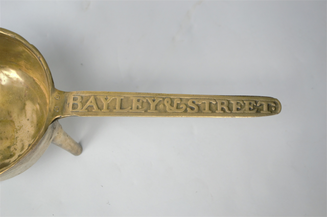 Discover Bayley & Steel's 17th-century style skillets. Exceptionally crafted for even heat distribution, our skillets are perfect for any dish. Shop the collection now.