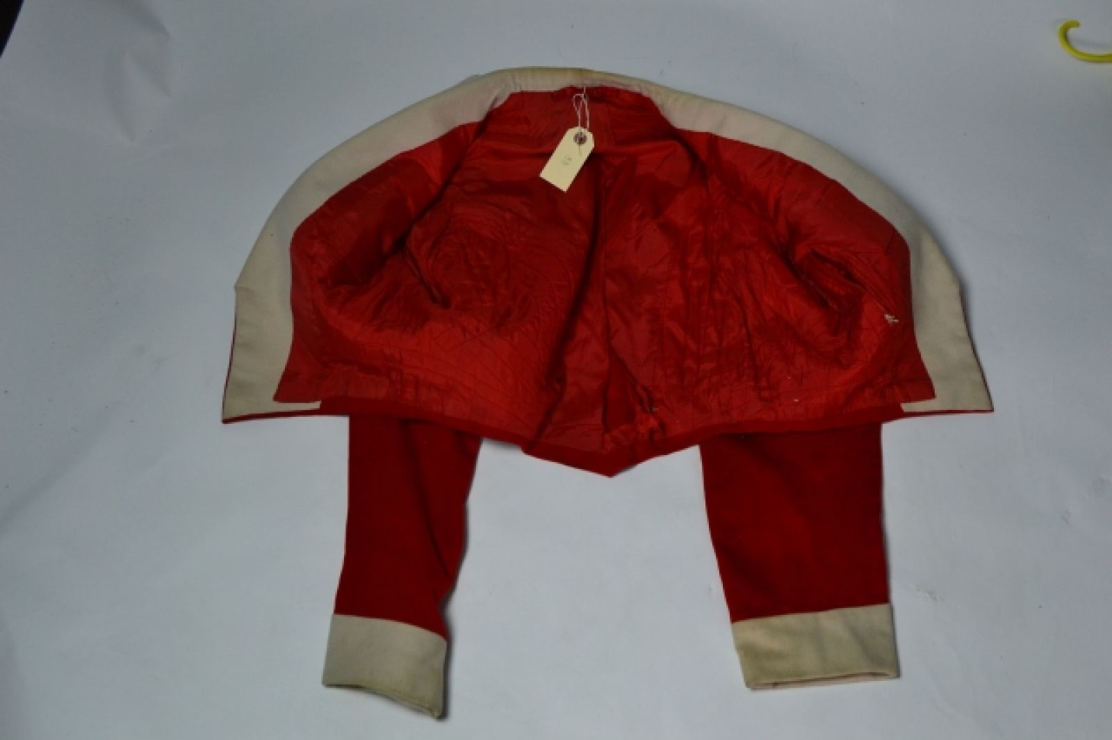 Discover our collection of post-1953 officers mess jackets. Tailor-made details, quality, and design. Make an outstanding impression at your next event. Shop now!