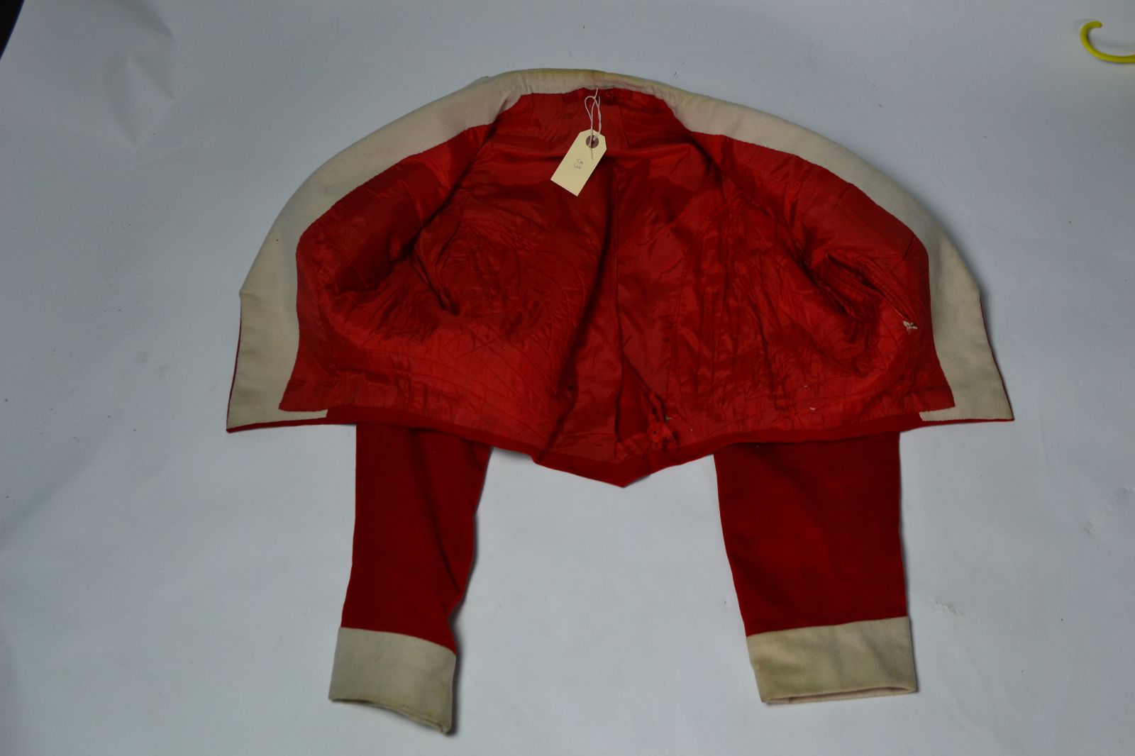 Discover our collection of post-1953 officers mess jackets. Tailor-made details, quality, and design. Make an outstanding impression at your next event. Shop now!